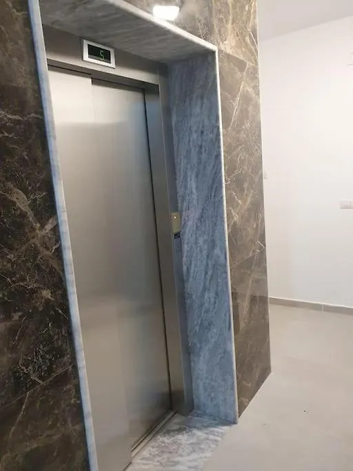 Ida Central Studio Apartment Tirana