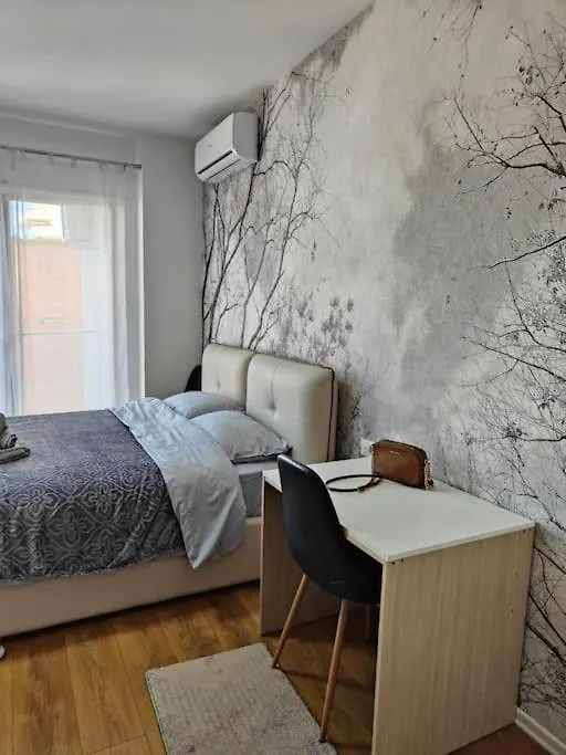 Ida Central Studio Apartment ティラナ 0*,
